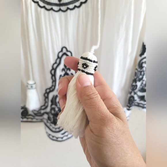 Sophie Max, Embroidered Cotton Top, White and Black, Size Small - Picture 5 of 6